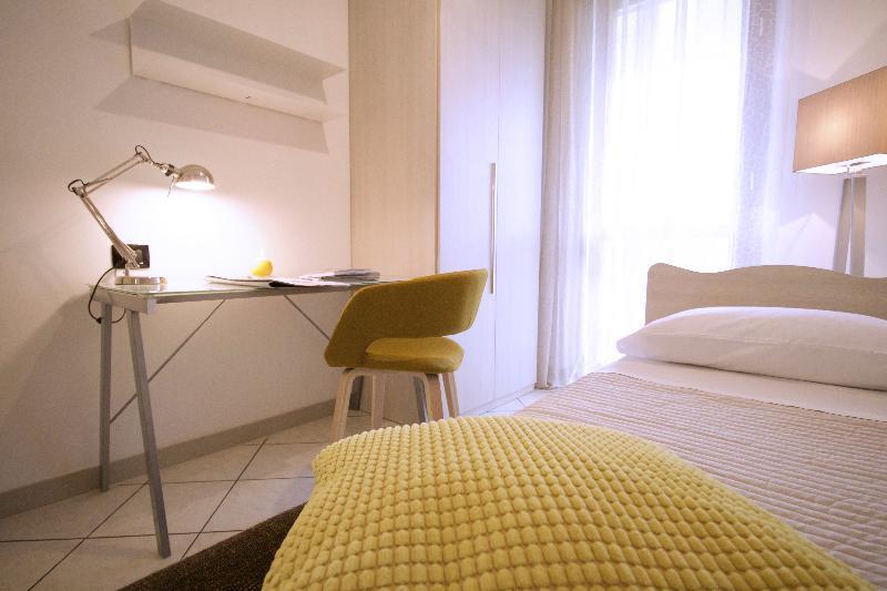 Hq Aparthotel Milano Inn - Smart Suites Чинизелло-Бальзамо Экстерьер фото
