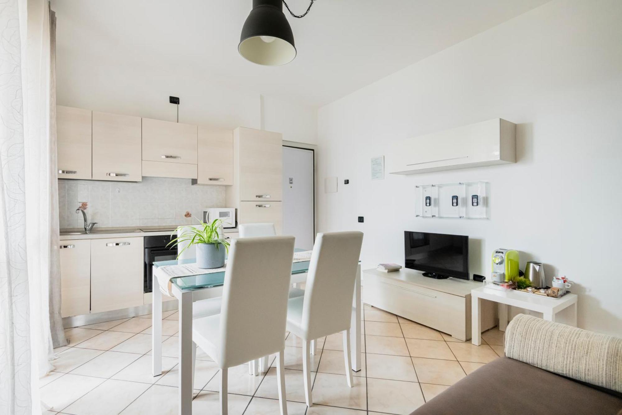 Hq Aparthotel Milano Inn - Smart Suites Чинизелло-Бальзамо Экстерьер фото